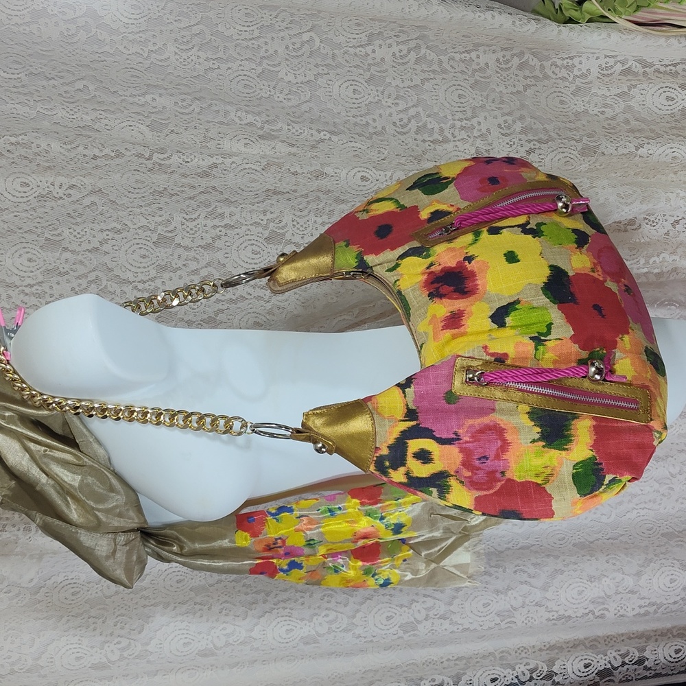 Attention Handbag and scarf